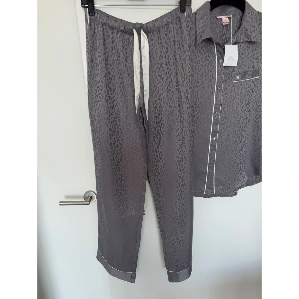 Victoria's Secret Satin Leopard Pajama Set Gray Long‎ Small NWT